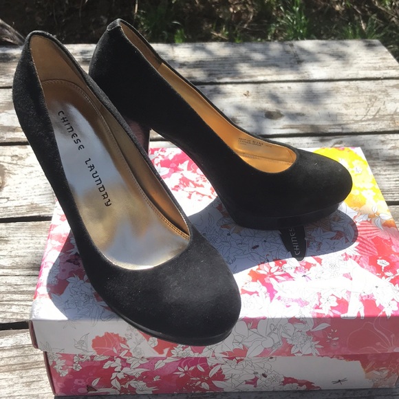 chinese laundry black platform pumps